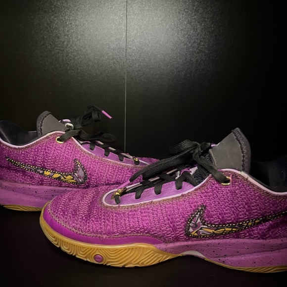 Nike LeBron 20 SE Vivid Purple size 6.5Y - Picture 3 of 6
